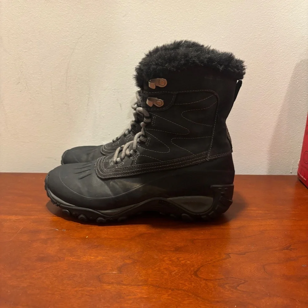 Merrell Women's Yokota Polar Waterproof Boots Black size 8
